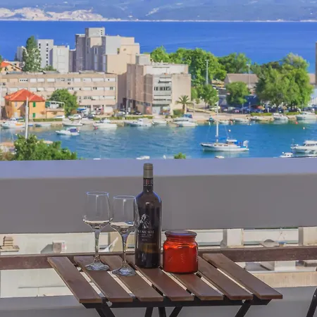 Skyline Suite Omis Exterior photo