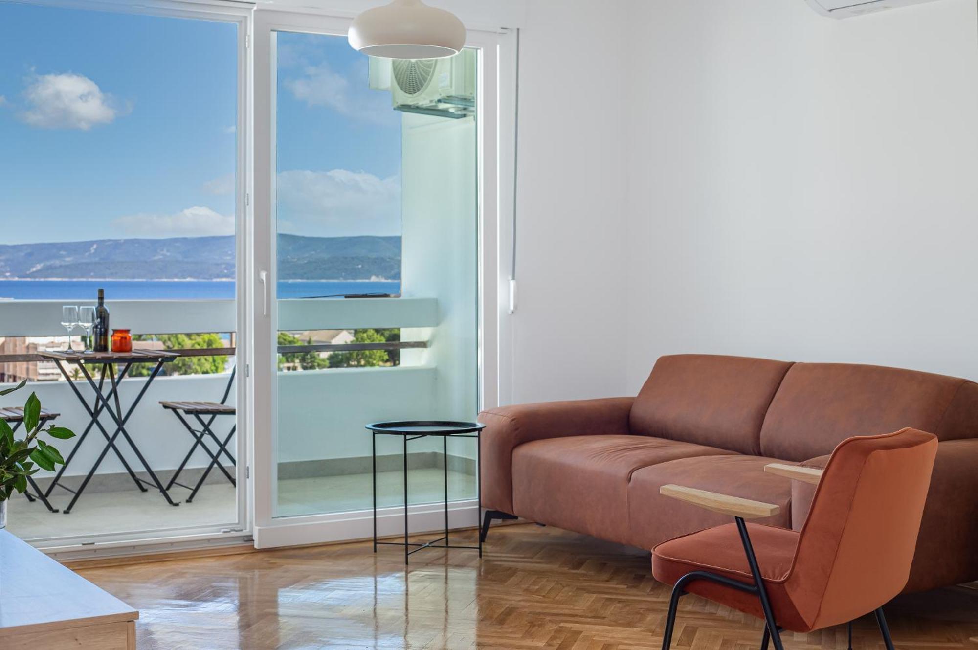 Skyline Apartment *