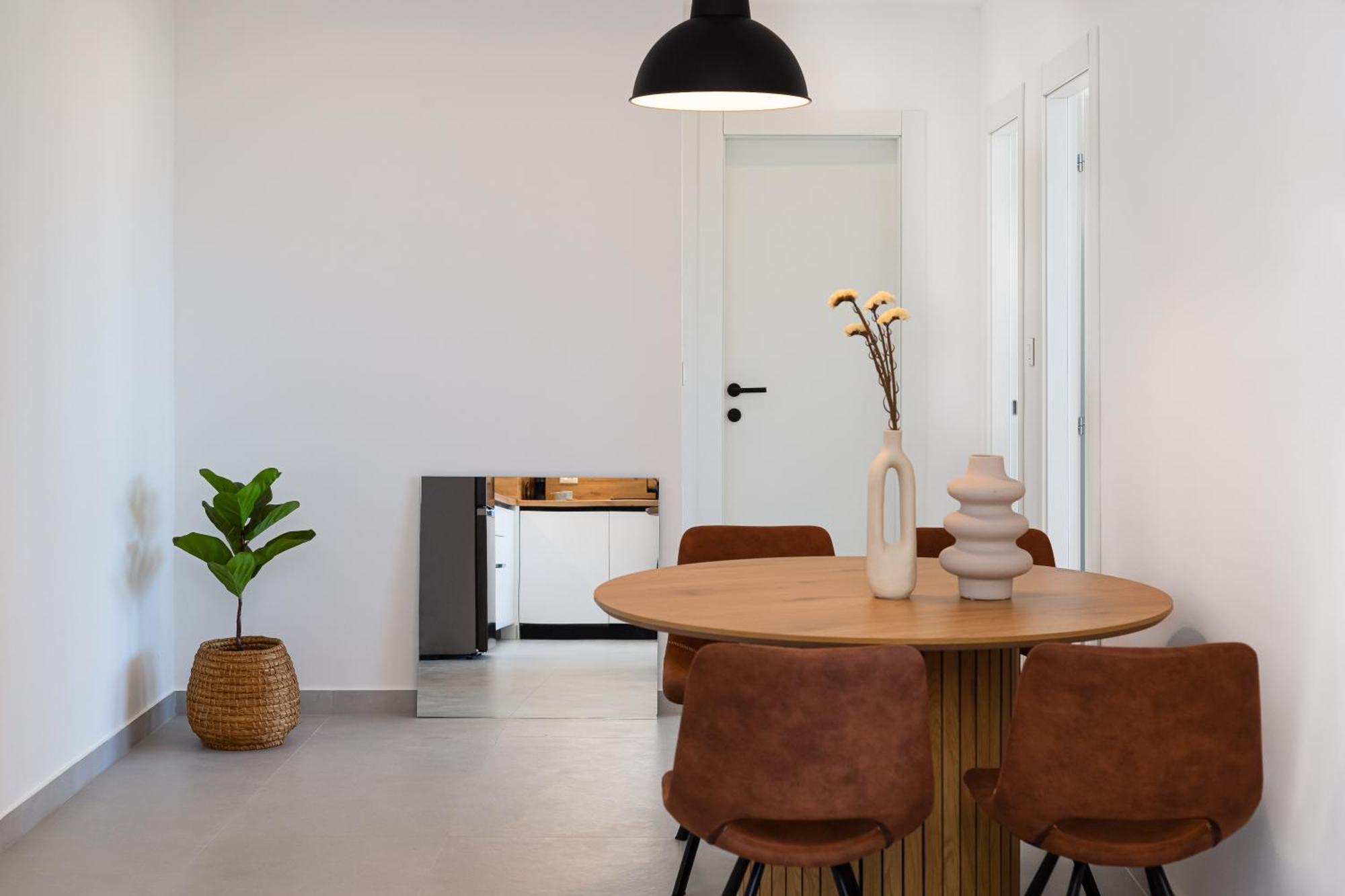 Skyline Apartment *