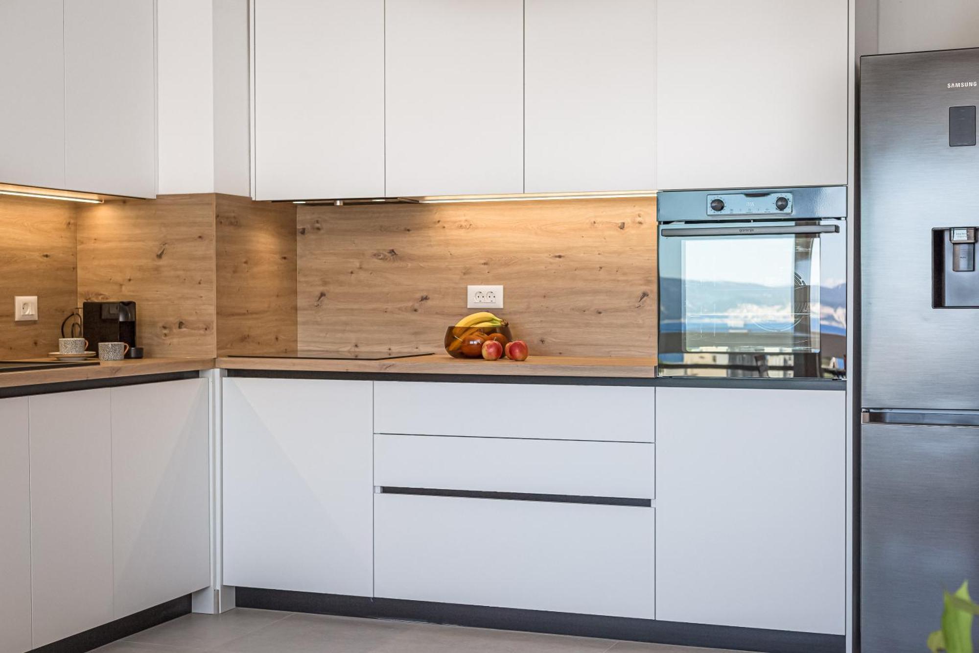 Skyline Apartment *